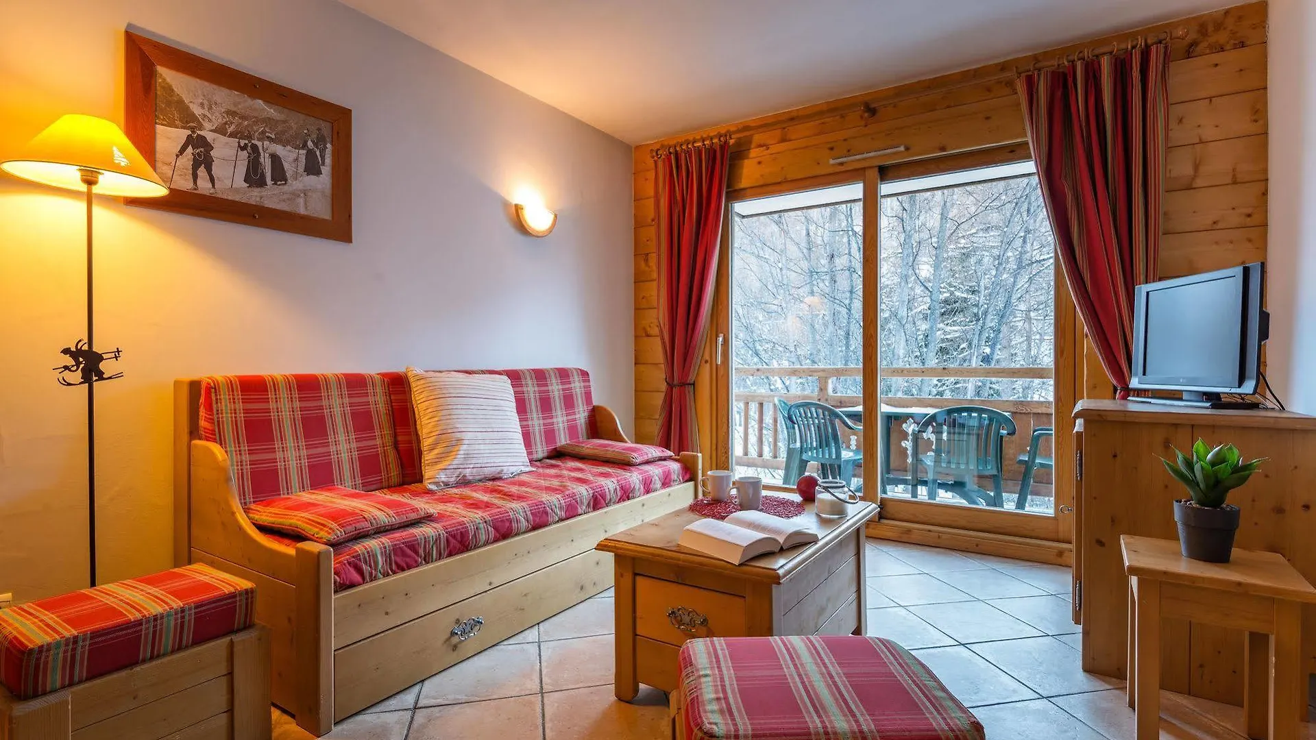 Lagrange Vacances Le Hameau Du Rocher Blanc Serre Chevalier Aparthotel